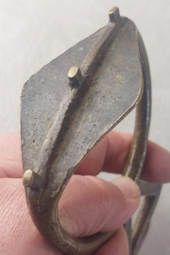 Ancien étrier, art africain, en bronze