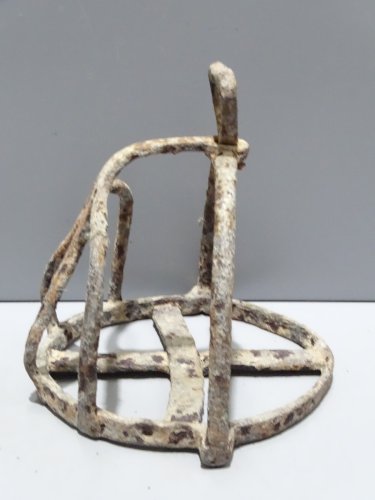 -ANCIEN ETRIER FER FORGE XVIIIe à PANIER de CAVALERIE ANCIENNE MONARCHIE   D