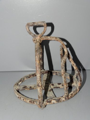 -ANCIEN ETRIER FER FORGE XVIIIe à PANIER de CAVALERIE ANCIENNE MONARCHIE   D