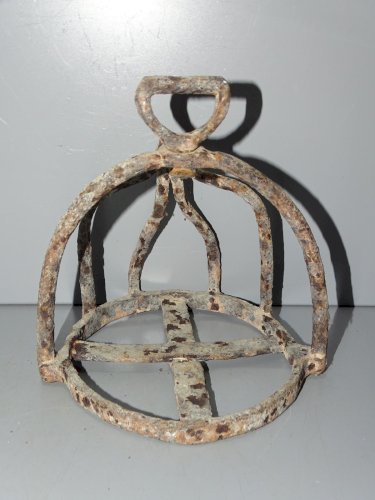 -ANCIEN ETRIER FER FORGE XVIIIe à PANIER de CAVALERIE ANCIENNE MONARCHIE   D