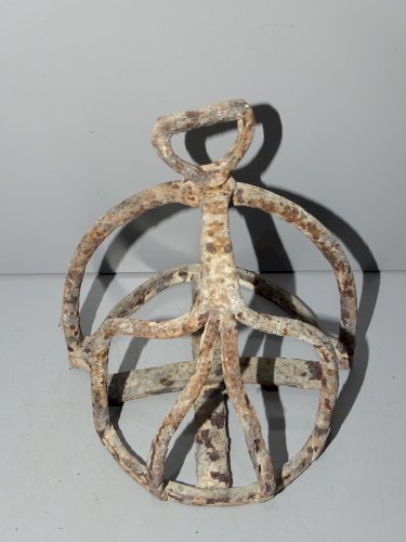 -ANCIEN ETRIER FER FORGE XVIIIe à PANIER de CAVALERIE ANCIENNE MONARCHIE   D