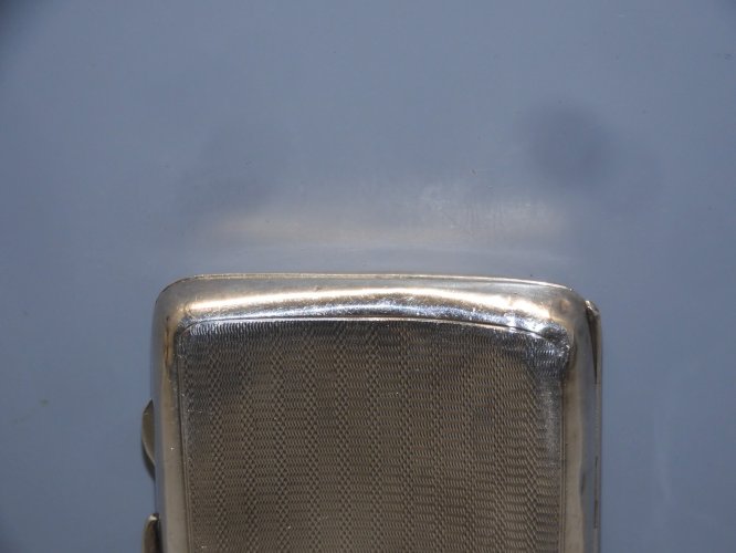 -ANCIEN ETUI A CIGARETTES ARGENT Guilloché ANGLAIS Chiffré en Cartouche JFHW  D