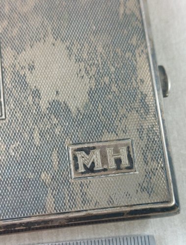 Ancien étui / porte cigarette, décor monogramme, en argent