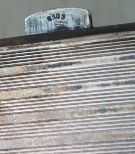 Ancien étui / porte cigarette, décor monogramme, en argent