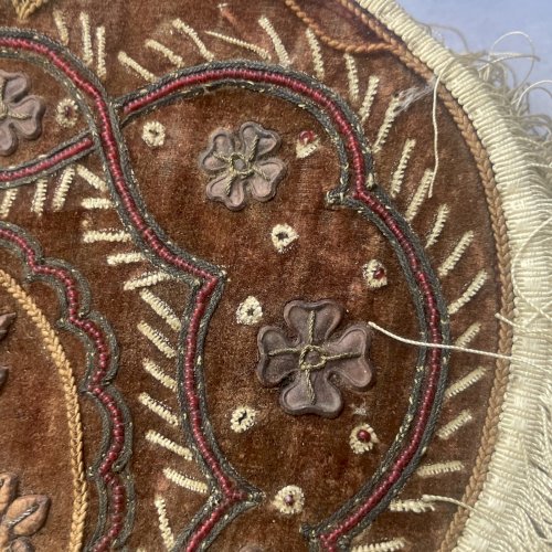 Ancien éventail écran velours perles cuir broderie à restaurer , XVIII XIXème ?