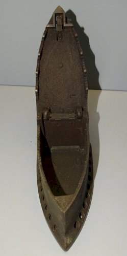 -ANCIEN FER A REPASSER FER  A BRAISES EN FONTE  XIXe  COLLECTION DECO VITRINE  D