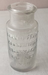 Ancien flacon d'apothicaire, Poudre Ferro-manganique, Pharmacie Cavinet Lyon