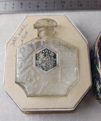 Ancien flacon de parfum, Le narcisse bleu, Muty + boîte, art deco ^