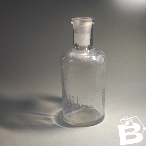 Ancien flacon en verre publicitaire, alcool de menthe Ricqlès