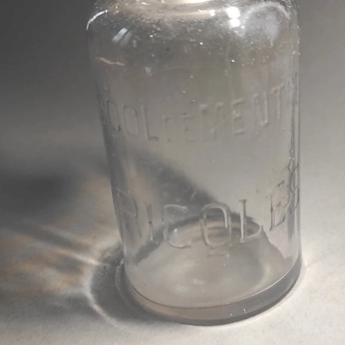 Ancien flacon en verre publicitaire, alcool de menthe Ricqlès