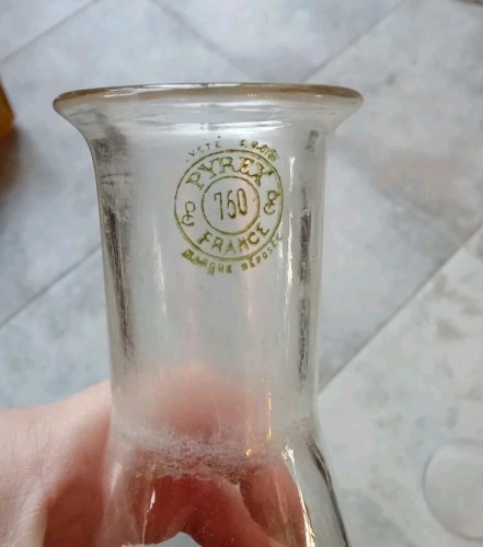 Ancien flacon fiole Pyrex entonnoir verre soufflé matériel laboratoire chimie