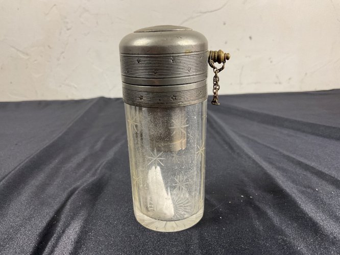 Ancien flacon parfum vaporisateur cristal tailler baccarat, saint Louis…….