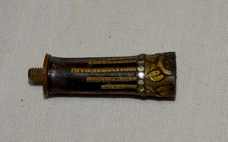 -ANCIEN FUME CIGARETTE ART DECO DANS SON ETUI CUIR COLLECTION FUMEUR VITRINE   D