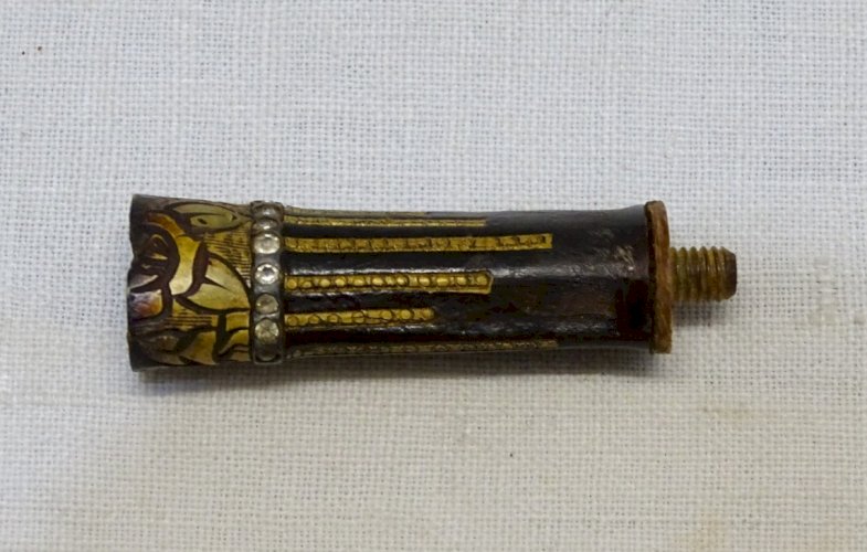 -ANCIEN FUME CIGARETTE ART DECO DANS SON ETUI CUIR COLLECTION FUMEUR VITRINE   D