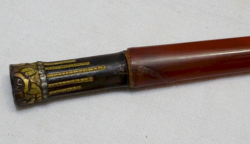 -ANCIEN FUME CIGARETTE ART DECO DANS SON ETUI CUIR COLLECTION FUMEUR VITRINE   D