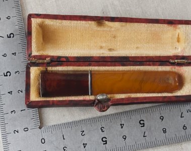 Vintage smoking / cigarette holder, made of Bakelite, amber style