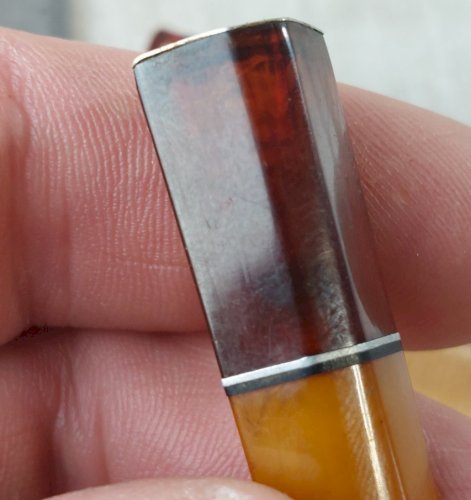 Ancien fume / porte cigarette, en bakélite, style ambre ^