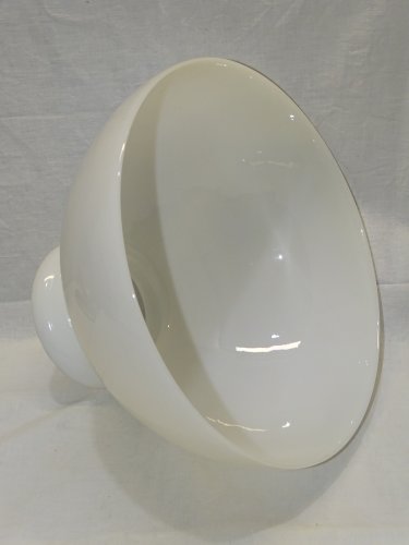 -ANCIEN GLOBE EN OPALINE SOUFFLEE  BLANCHE POUR LUSTRE SUSPENSION ANCIEN  D