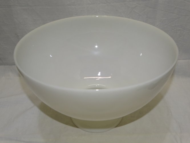 -ANCIEN GLOBE EN OPALINE SOUFFLEE  BLANCHE POUR LUSTRE SUSPENSION ANCIEN  D