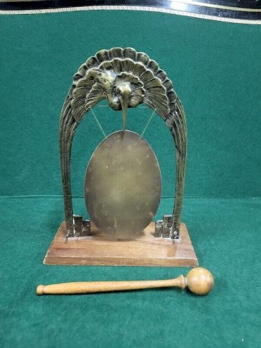 ANCIEN GONG DE TABLE EN BRONZE CIGOGNE
