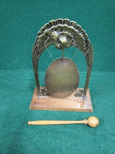 ANCIEN GONG DE TABLE EN BRONZE CIGOGNE