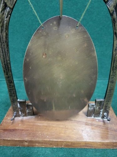 ANCIEN GONG DE TABLE EN BRONZE CIGOGNE
