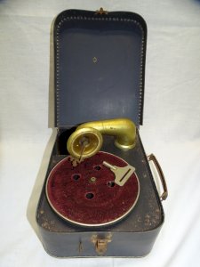 * ANCIEN GRAMOPHONE VALISETTE POUR ENFANT JUS de GRENIER jouet ancien  D