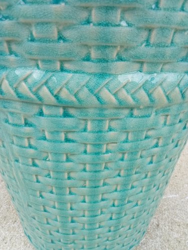 Ancien Grand Cache Pot Jardinière Céramique Barbotine Décor Panier Tressé