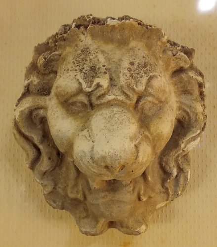 Ancien grand Cadre Doré Tête Lion Pierre Sur Plexiglas Composition Pièce Unique