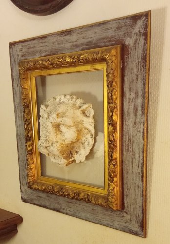 Ancien grand Cadre Doré Tête Lion Pierre Sur Plexiglas Composition Pièce Unique