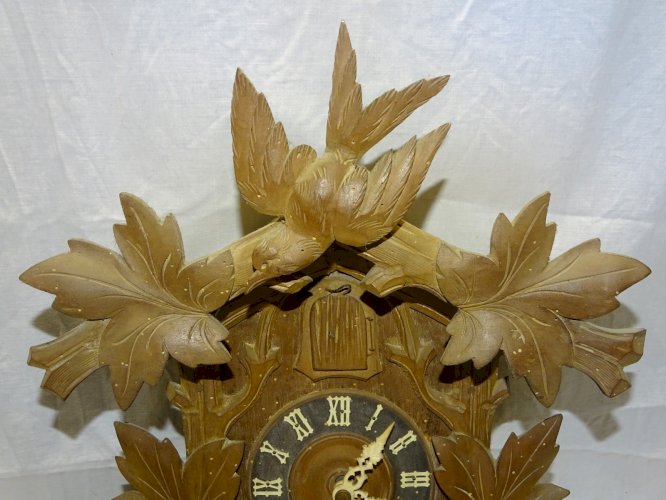 -ANCIEN GRAND COUCOU FORET NOIRE BOIS SORTI DE GRENIER A REMETTRE EN MARCHE   D