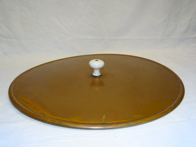 -ANCIEN GRAND COUVERCLE EN CUIVRE BOUTON PORCELAINE BLANCHE DECO CUISINE   D