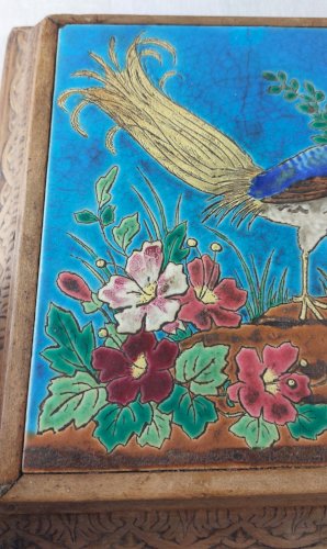 Ancien grand dessous de plat en émaux de Longwy, décor oiseau