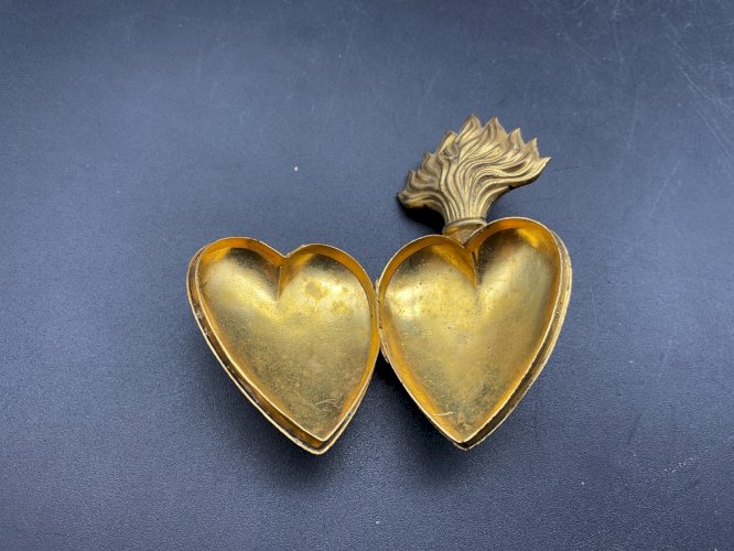 Ancien Grand Ex Voto Pendentif Coeur De Marie. Porte reliquaires