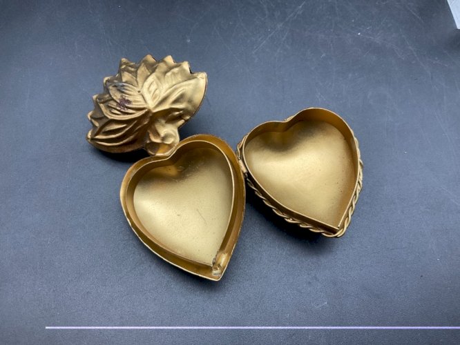 Ancien Grand Ex Voto Pendentif Coeur De Marie. Porte reliquaires