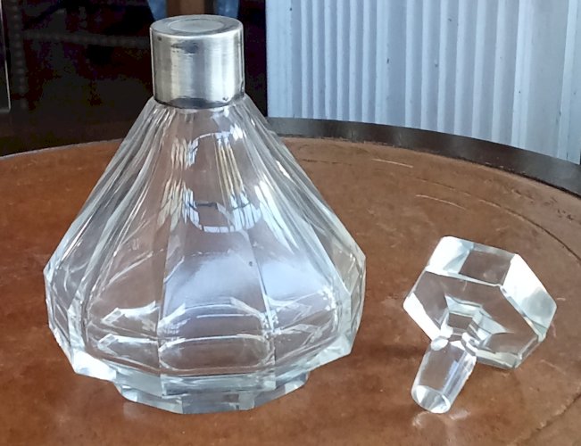 Ancien Grand Flacon Toilette Cristal Taillé Argent Minerve Art Déco Baccarat ?