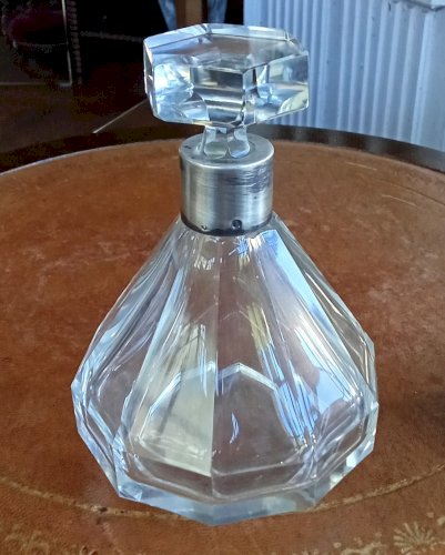 Ancien Grand Flacon Toilette Cristal Taillé Argent Minerve Art Déco Baccarat ?