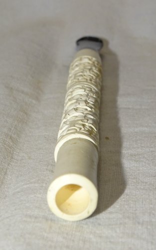 -ANCIEN GRAND FUME CIGARETTES POUR ELEGANTES EN ECUME GRAVE de ROSES  FUMEUR  D