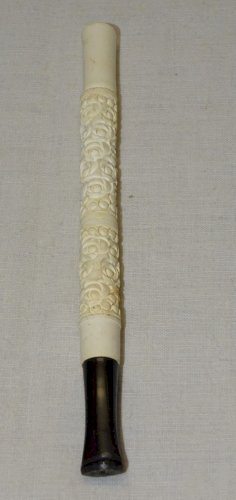 -ANCIEN GRAND FUME CIGARETTES POUR ELEGANTES EN ECUME GRAVE de ROSES  FUMEUR  D