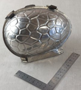 Ancien grand moule à chocolat, oeuf de Pâques, en métal, Letang Fils