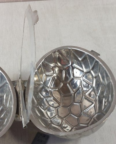 Ancien grand moule à chocolat, oeuf de Pâques, en métal, Letang Fils