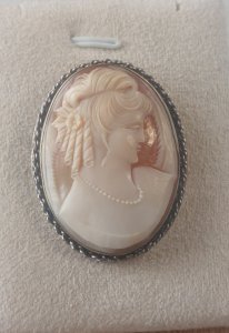 Antique large pendant / cameo brooch, in silver
