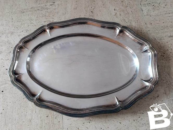 ancien grand plat ovale en metal argent signe st medard en etat correct