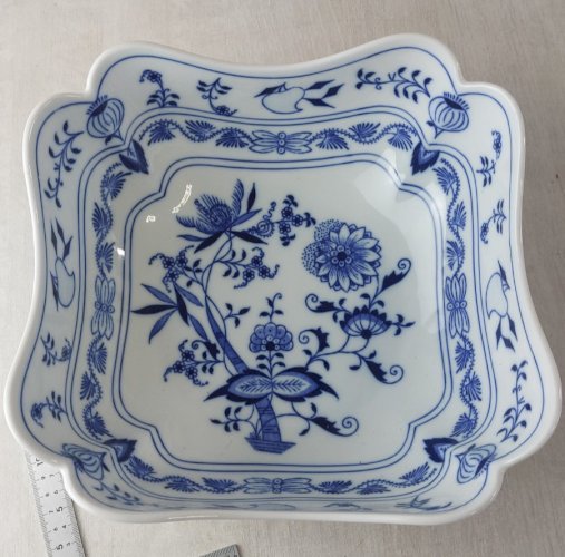 Ancien grand saladier, décor Blue Onion / porcelaine Tchécoslovaquie / Czech