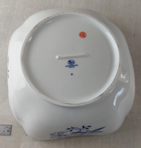 Ancien grand saladier, décor Blue Onion / porcelaine Tchécoslovaquie / Czech