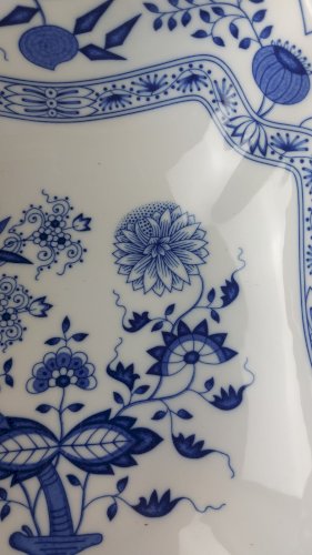 Ancien grand saladier, décor Blue Onion / porcelaine Tchécoslovaquie / Czech