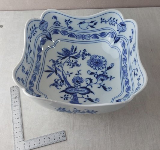 Ancien grand saladier, décor Blue Onion / porcelaine Tchécoslovaquie / Czech