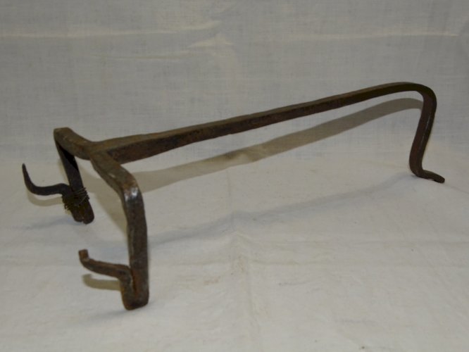 - ANCIEN GRILLE PAIN DE CHEMINEE FER FORGE COLLECTION ART  POPULAIRE déco    D
