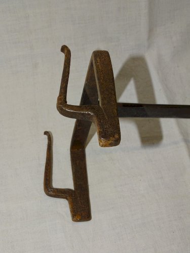 - ANCIEN GRILLE PAIN DE CHEMINEE FER FORGE COLLECTION ART  POPULAIRE déco    D