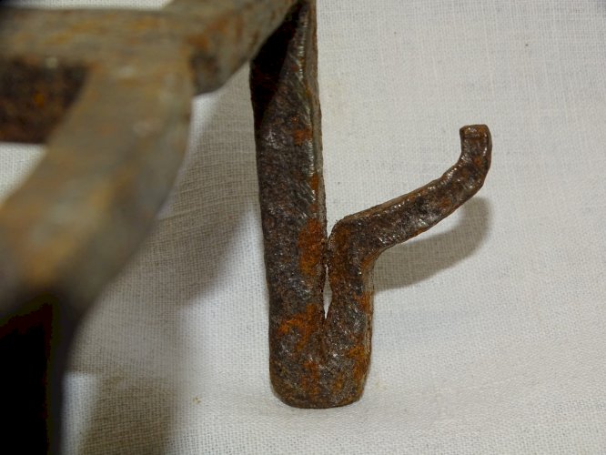 - ANCIEN GRILLE PAIN DE CHEMINEE FER FORGE COLLECTION ART  POPULAIRE déco    D